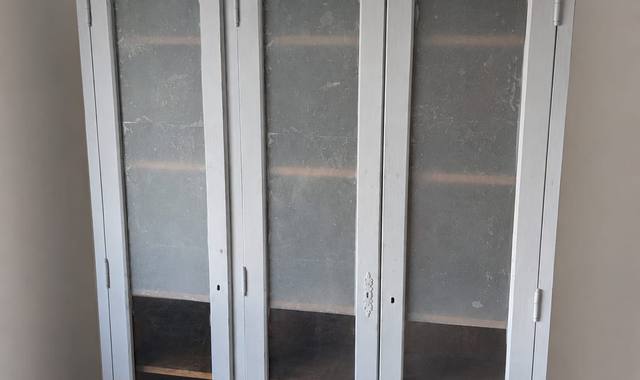 Meubles une armoire