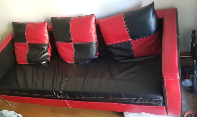 Meubles canapé 3 places + 3 coussins h71/p88/l218