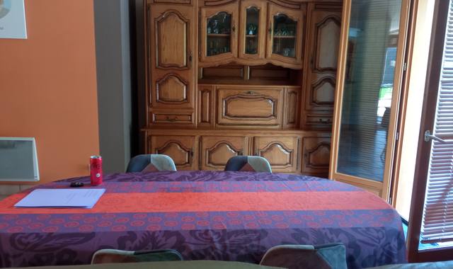 Meubles meuble + table + 4 chaises en chene massif