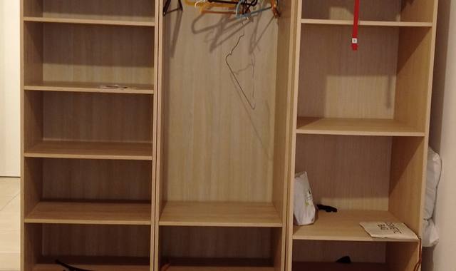 Meubles dressing IKEA en bois beige