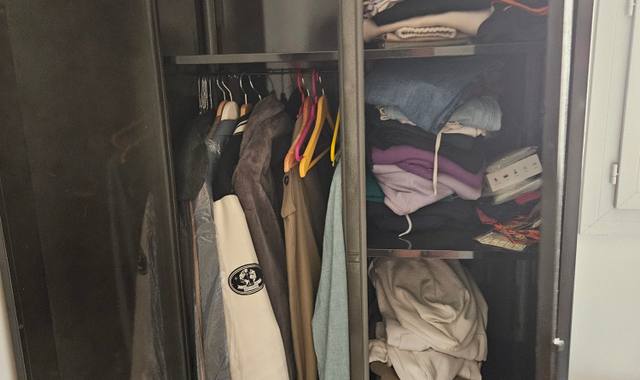 Meubles donnes petite armoire en aluminium marron bon état