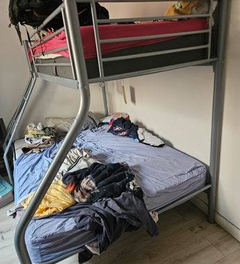 Meubles lit superposé en aluminium gris bon état