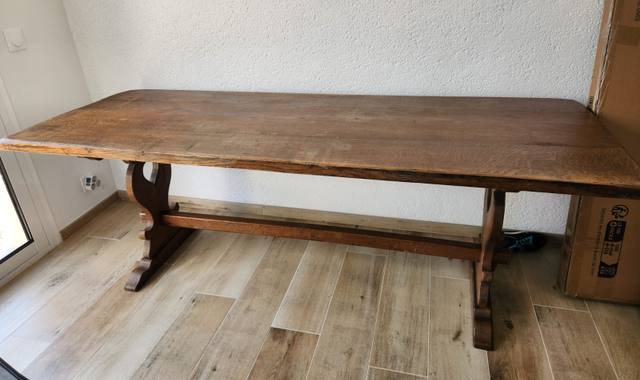 Meubles table en chêne massif et ses 6 chaises