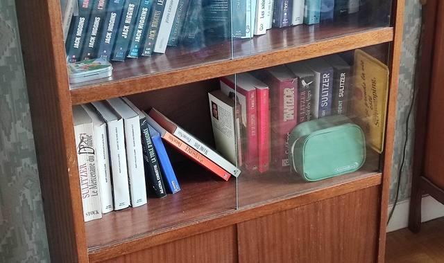 Meubles une petite bibliothèque