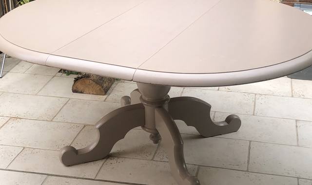 Meubles table et chaises pin massif