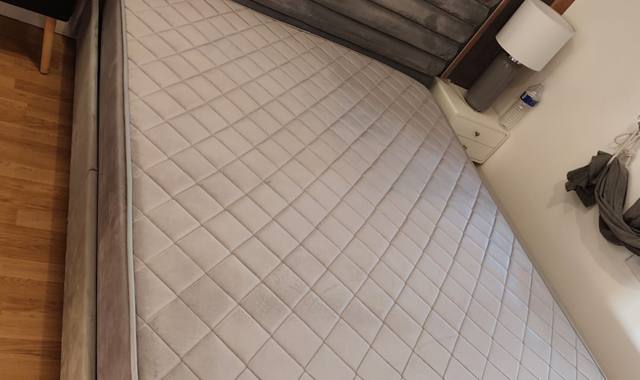 Meubles gratuit matelas bon état 160x200