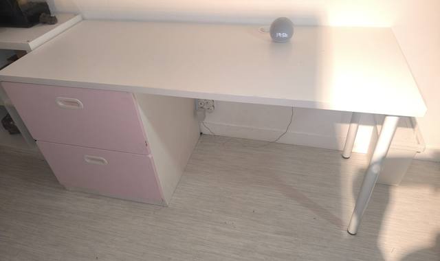 Meubles bureau IKEA.
