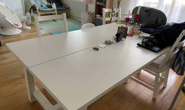 Meubles table 6 places extensible à 8 et 4 chaises
