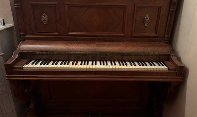 Instruments de musique piano Aurand Wirth avec cadre métallique