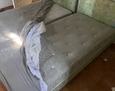Meubles deux matelas et sommiers 90, encore bien utilisables!