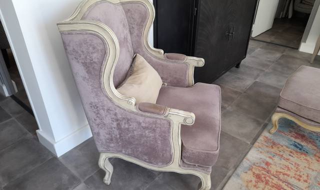 Meubles don´e 2 fauteuils Interiors et 1 repose pieds