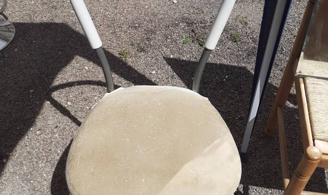 Meubles lot 4 chaises