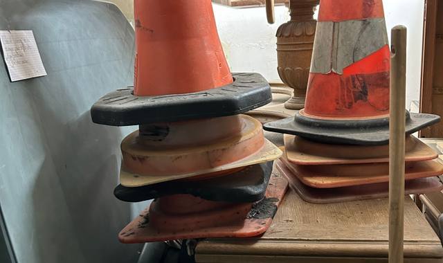 Meubles table et chaise en bois