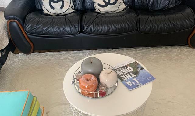 Meubles canapé cuir noir bon état