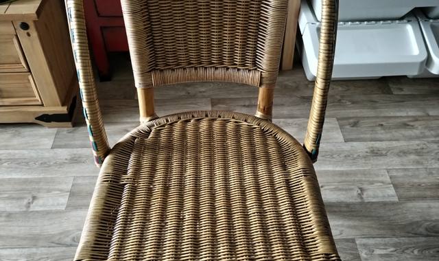 Meubles 4 chaises rotins