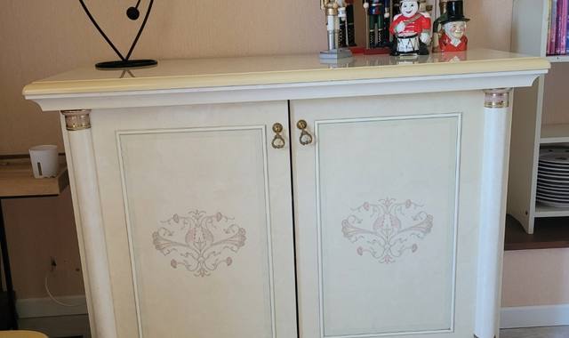 Meubles petit buffet laqué écru style Art Déco
