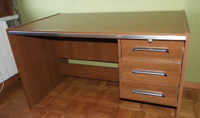 Meubles bureau bois avec 3 tiroirs sur Asnières-sur-Seine