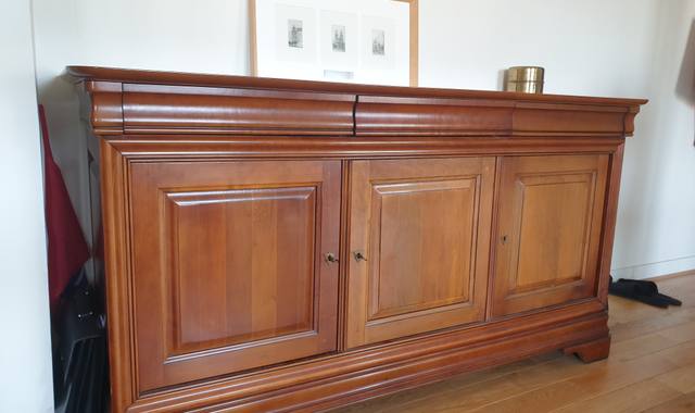 Meubles buffet et table en merisier très bon état
