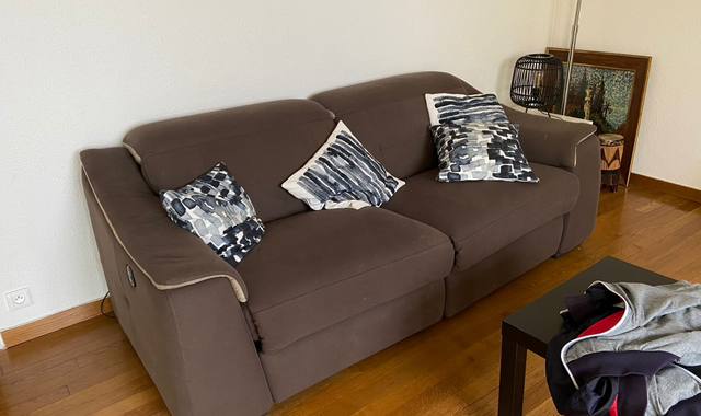 Meubles lot canapé, frigo, tables, lit