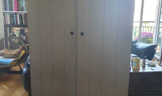 Meubles armoire et commode chambre bébé ou petit enfant