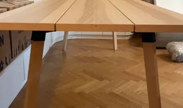 Meubles d’une table à manger IKEA en très bon état