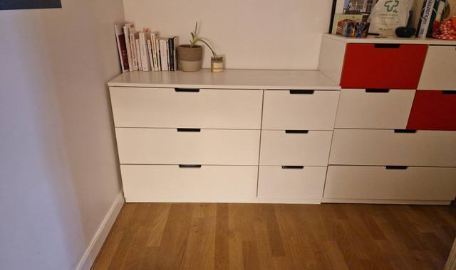 Meubles une commode IKEA blanche, en excellent état