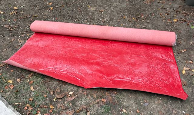 Meubles moquette rouge de 2 m de large