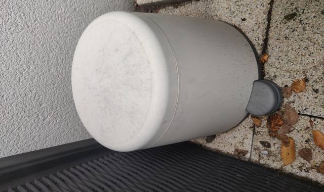 Meubles poubelle de salle de bain Ikea