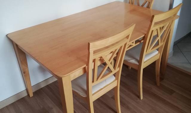 Meubles table en bois avec 3 chaises