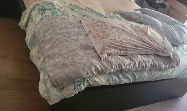Meubles cadran de lit Ikea