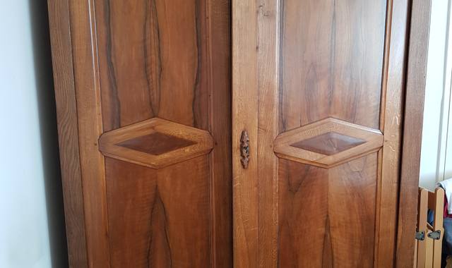 Meubles armoire en noyer