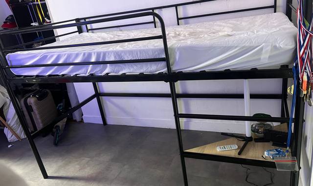 Meubles lit mezzanine en acier noir 1 place avec matelas