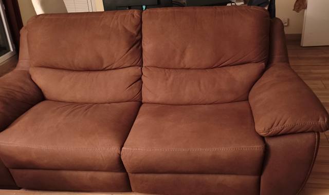 Meubles canapé relaxation électrique 2/3 places couleur marron très bon etat