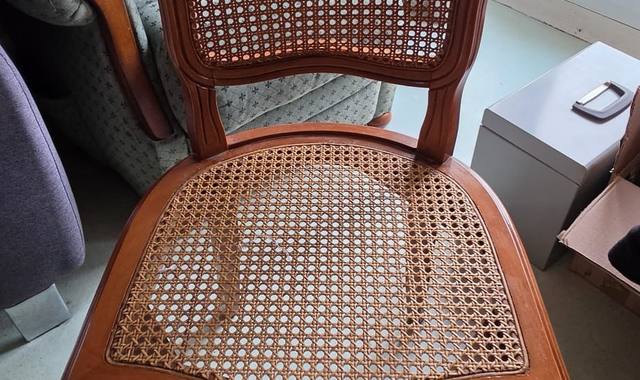 Meubles 5 chaises