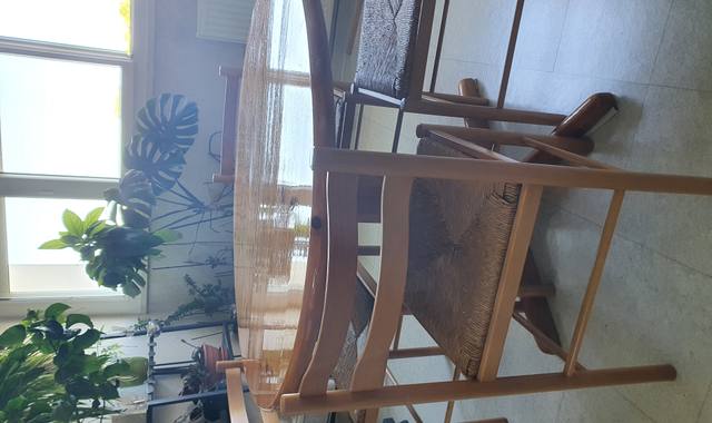 Meubles table en pin avec 4 chaises