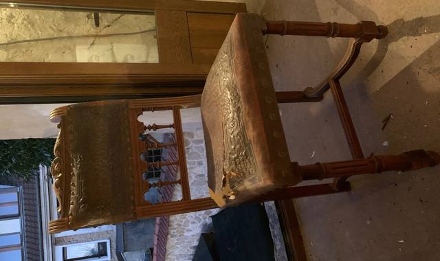 Meubles 6 chaises de style + Table carrée