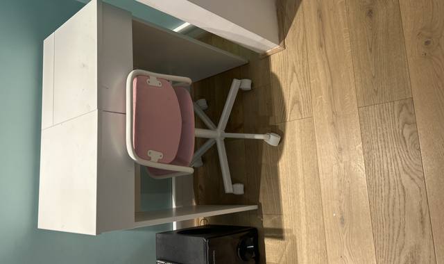 Meubles bureau et chaise enfant