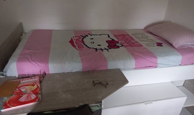 Meubles lit avec bureau intégré