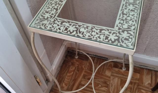 Meubles petite table plateau verre