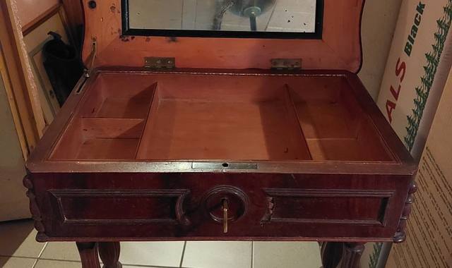 Meubles petite Coiffeuse