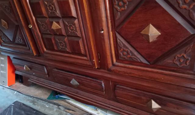 Meubles buffet en bois massif (2,10x1,22x53) à récupérer