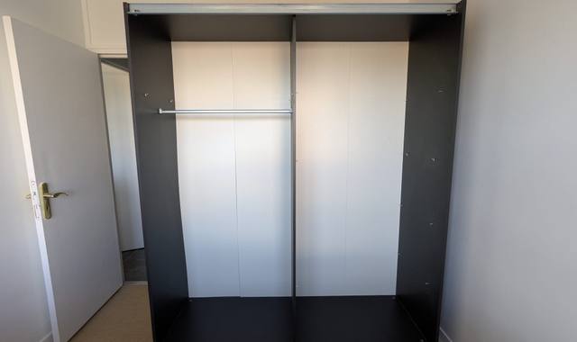 Meubles une armoire IKEA très bon état