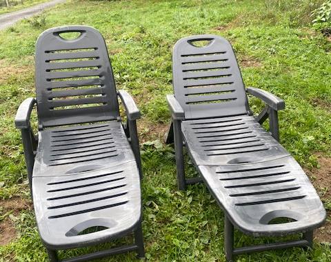 Mobilier 2 bains de soleil plastique