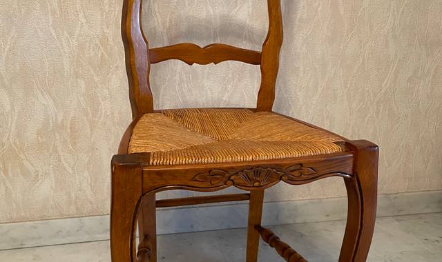 Mobilier 6 chaises en noyer style Louis XV