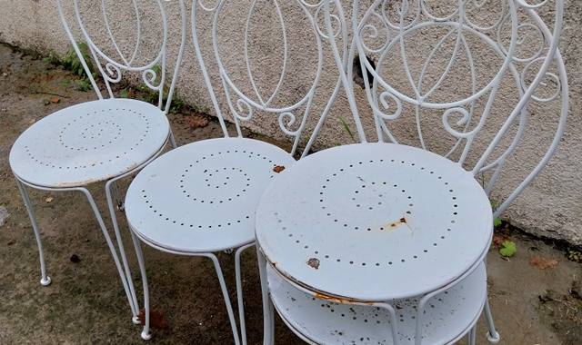 Mobilier 4 chaises en fer