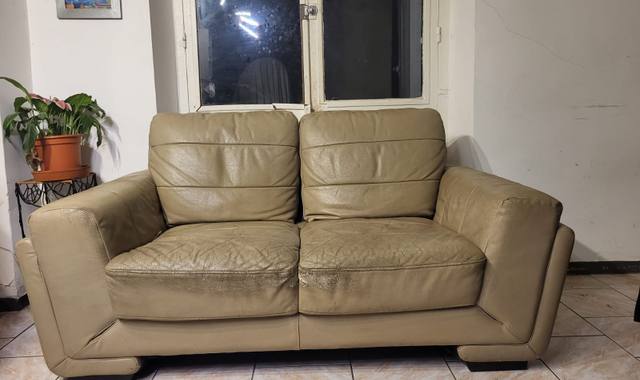 Mobilier canapé en cuir 2 places