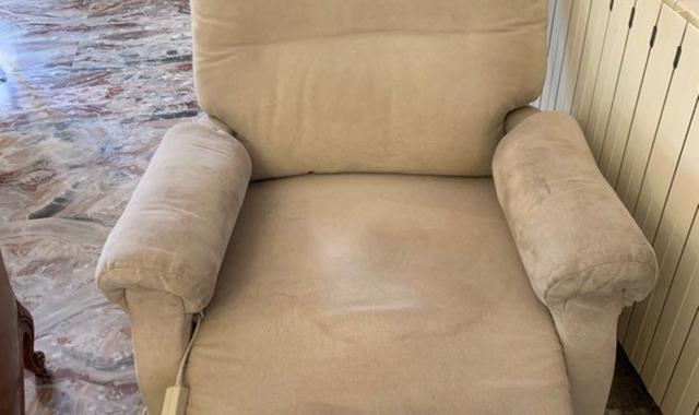 Mobilier fauteuil médicalisé électrique