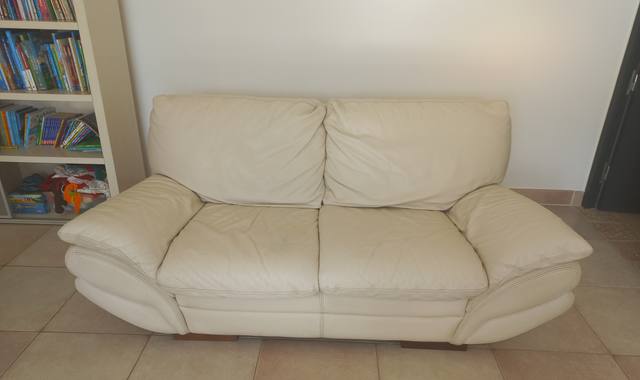 Mobilier canapé cuir 2.5 places chateau d'ax