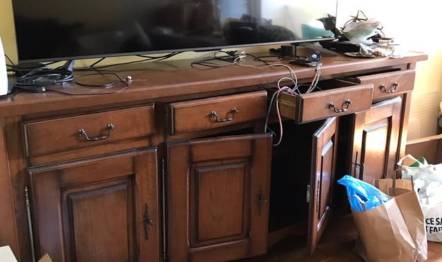 Mobilier table et bahut en bois massif