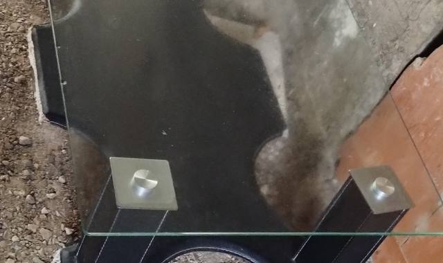 Mobilier table basse en verre